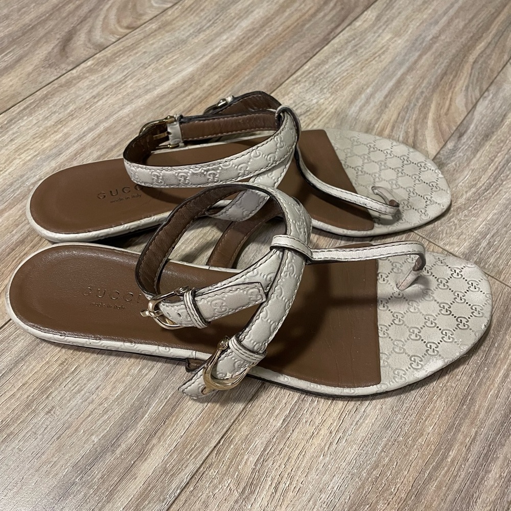 Grey Gucci sandals, great condition.
